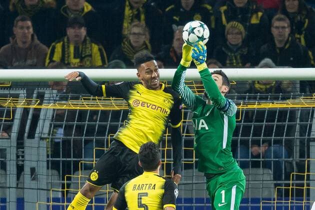 Dortmund Germany 26 09 2017 UEFA Champions League 2017 18 Season Group Stage Group H 5 Matchday BV Borussia Dortmund Tottenham Hotspur Auba Pierre Emerick Aubameyang BVB and goalkeeper Hugo Lloris Totenham in DeFodi001