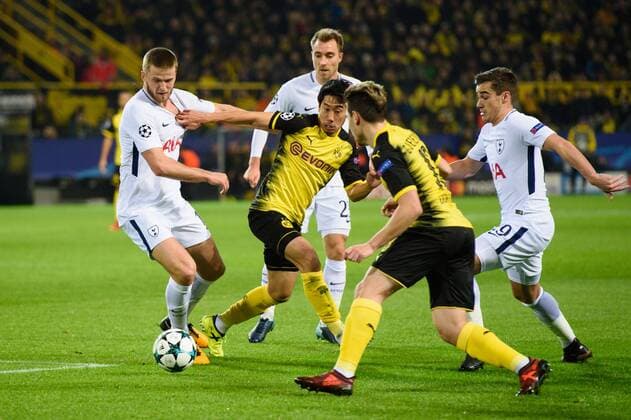 GER UEFA CL Borussia Dortmund GER vsTottenham Hotspur FC ENG 21 11 2017 Signal Iduna Park Dortmund Group stage Group H GER UEFA CL Borussia Dortmund GER vs. Gothenburg Hotspur FC ENG im Bild Battle between Eric Dier 15 Tottenham Harry Winks 29 Tottenham and Shinji Kagawa 23 Dortmund Raphael Adelino Jose Guerreiro 13 Dortmund nordphotox xKurth nph00016