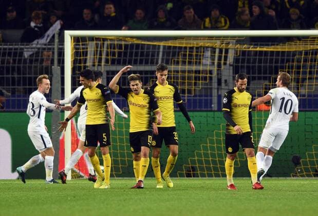 Champions League Borussia Dortmund Tottenham Hotspur 21 11 2017 Disappointed Dortmunder after the 1 2 goal by Heung Min Son Spurs Verd V l Batra Guerreiro Weigl and Castro Re Harry Kane Spurs HM