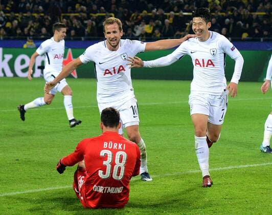 21 11 2017 xhbx Football Champions League Borussia Dortmund Tottenham Hotspur emspor v l Torjubel Goal celebration celebrate the goal 1 2 Harry Kane Tottenham Hotspur Roman Buerki Borussia Dortmund Heung Min Son Tottenham Hotspur Dortmund