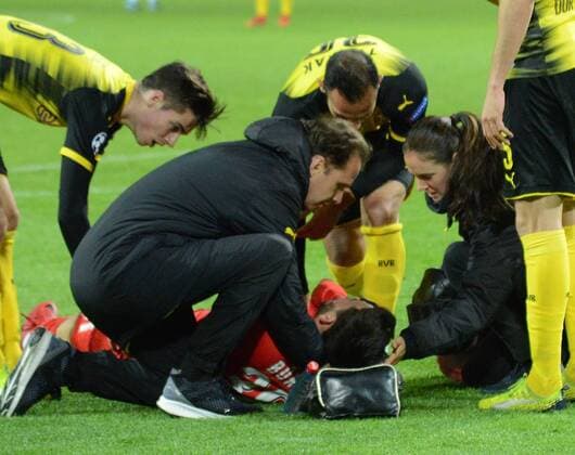 21 11 2017 xhbx football Champions League Borussia Dortmund Tottenham Hotspur emspor v l Roman Buerki Borussia Dortmund injured injury Dortmund