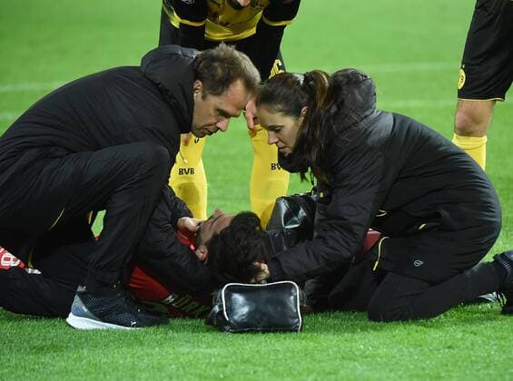 21 11 2017 xhbx football Champions League Borussia Dortmund Tottenham Hotspur emspor v l Roman Buerki Borussia Dortmund injured injury Dortmund