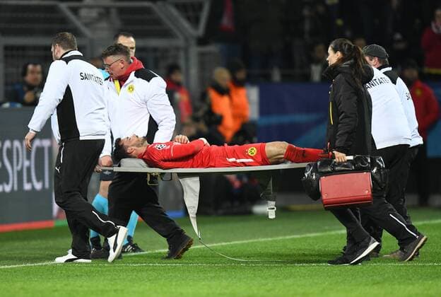 21 11 2017 Football Champions League Season 2017 2018 Preliminary Round 5 Matchday Borussia Dortmund Tottenham Hotspur injury Goalkeeper Roman Buerki Roman Bürki Borussia Dortmund Team2