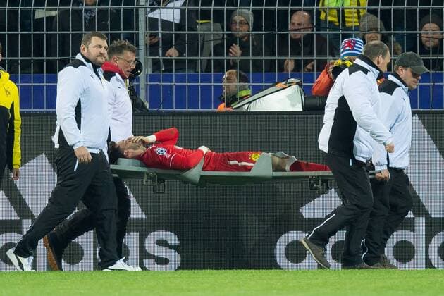 Dortmund Germany 26 09 2017 UEFA Champions League 2017 18 Season Group Stage Group H 5 Matchday BV Borussia Dortmund Tottenham Hotspur Goalkeeper Roman Buerki BVB gets injured from the place deFodi001