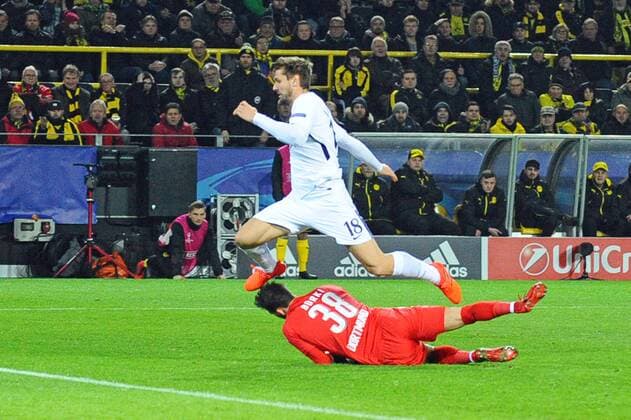 Dortmund Germany 26 09 2017 UEFA Champions League 2017 18 Season Group Stage Group H 5 Matchday BV Borussia Dortmund Tottenham Hotspur clash between goalkeeper Roman Buerki BVB in front and Fernando Llorente Tottenham in the back DeFodi521