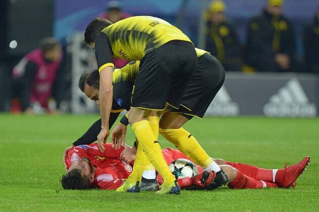 Dortmund Germany 26 09 2017 UEFA Champions League 2017 18 Season Group Stage Group H 5 Matchday BV Borussia Dortmund Tottenham Hotspur injury hurt pain at Goalkeeper Roman Buerki BVB DeFodi521
