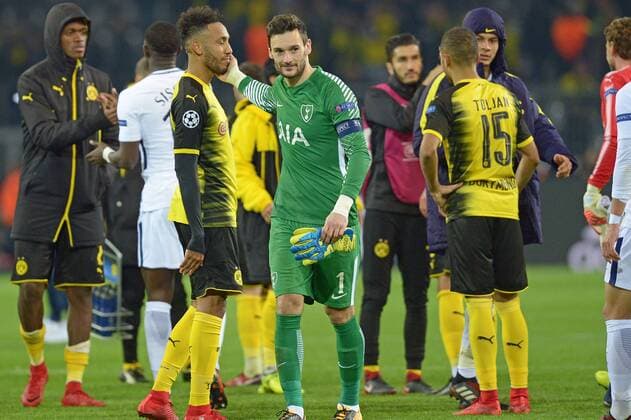 Dortmund Germany 26 09 2017 UEFA Champions League 2017 18 Season Group stage Group H 5 Matchday BV Borussia Dortmund Tottenham Hotspur Goalkeeper Hugo Lloris Tottenham on the right troubles Auba Pierre Emerick Aubameyang BVB on the left DeFodi521