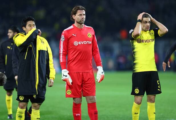 Tuesday 21 11 2017 Season 2017 2018 UEFA Champions League 5 Matchday in Dortmund Signal Iduna Park BVB 09 Borussia Dortmund Tottenham Hotspur Disappointment at Dortmund after the final whistle Shinji Kagawa BVB Roman Weidenfeller Goalkeeper BVB and Marc Bartra Aregall BVB v l
