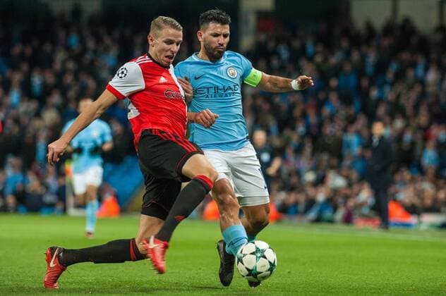 Manchester City v Feyenoord Rotterdam UEFA Champions League Sven van Beek of Feyenoord Rotterdam and Sergio Aguero of Manchester City in a battle for possession during the UEFA Champions League match at the Etihad Stadium, Manchester Content Not Available For UK Newspapers Copyright: xMattxWilkinsonx FIL-10984-0058