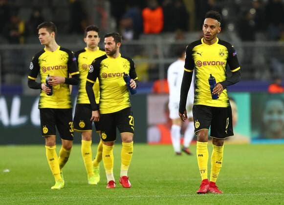 Tuesday 21 11 2017 Season 2017 2018 UEFA Champions League 5 Matchday in Dortmund Signal Iduna Park BVB 09 Borussia Dortmund Tottenham Hotspur Disappointment of the Dortmund players after the final whistle Julian Weigl BVB Marc Bartra Aregall BVB Gonzalo Castro BVB and Pierre Emerick Aubameyang BVB v