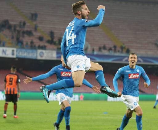 Bilder des Tages - SPORT November 21, 2017 - Naples, Italy, - DRIES MERTENS celebrates his goal during the UEFA Champions League Group F football match Napoli vs Shakhtar Donetsk at the San Paolo stadium. Soccer 2017: Napoli 3:0 Shakhtar Donetsk - ZUMAs236 20171121_zap_s236_014 Copyright: xFabioxSassox