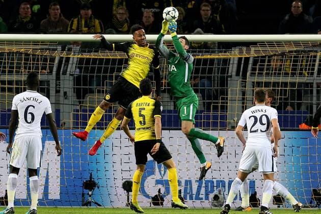 (171122) -- DORTMUND, Nov. 22, 2017 -- Pierre-Emerick Aubameyang (top L) of Borussia Dortmund heads for the ball during the UEFA Champions League group H match against Tottenham Hotspur at Signal Iduna Park on Nov. 21, 2017 in Dortmund, Germany. Tottenham Hotspur won 2-1. ) (SP)GERMANY-DORTMUND-SOCCER-UEFA CHAMPIONS LEAGUE-DORTMUND VS TOTTENHAM HOTSPUR JoachimxBywaletz 