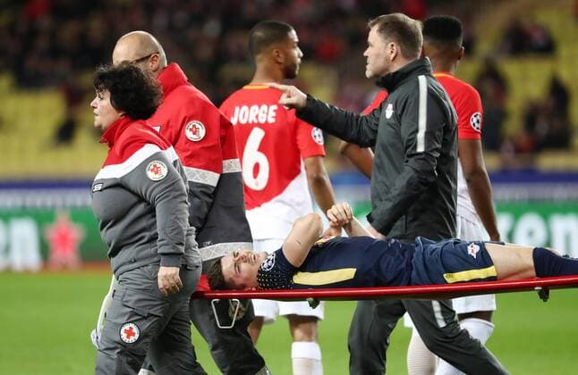 AS Monaco RB Leipzig Soccer Champions League Monaco 21 11 2017 Stade Louis II Soccer Champions League Group G 5 Gameday AS Monaco vs. RB Leipzig Pictured Marcel Sabitzer 7 Leipzig is injured from the square had to be replaced
