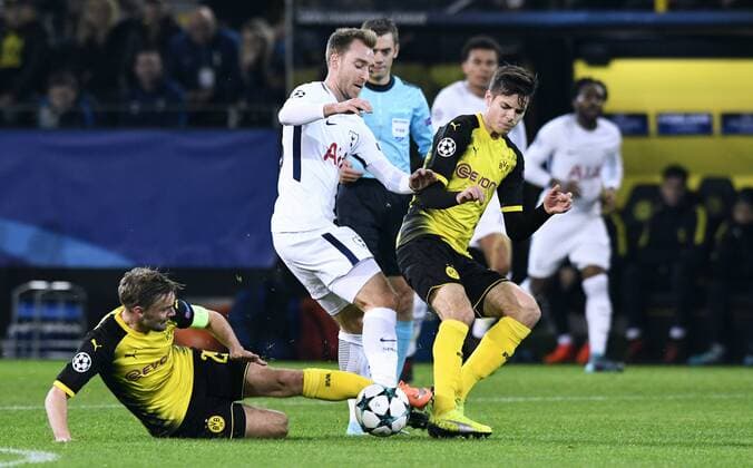 Soccer UEFA Champions League Men Season 2017 2018 Group H 5 Gameday Signal Iduna Park Dortmund Bor Dortmund yellow Tottenham Hotspur FC white 1 2 Christian Eriksen Tottenham Marcel Schmelzer BVB Julian Weigl BVB action