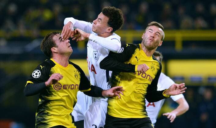 Soccer UEFA Champions League Men Season 2017 2018 Group H 5 Gameday Signal Iduna Park Dortmund Bor Dortmund yellow Tottenham Hotspur FC white 1 2 Mario Götze BVB Dele Alli Tottenham Andrey Yarmolenko BVB Action