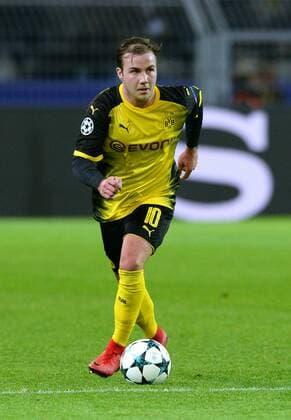 Soccer UEFA Champions League Men Season 2017 2018 Group H 5 Gameday Signal Iduna Park Dortmund Bor Dortmund yellow Tottenham Hotspur FC white 1 2 Mario Götze BVB Action Single Shot Cut Out