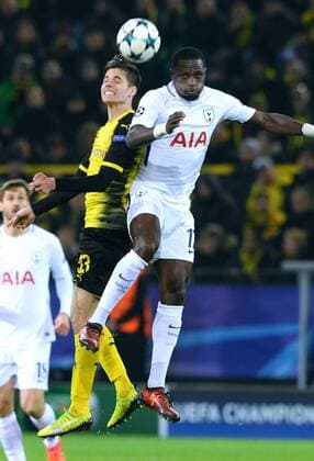 Soccer UEFA Champions League Men Season 2017 2018 Group H 5 Gameday Signal Iduna Park Dortmund Bor Dortmund yellow Tottenham Hotspur FC white 1 2 Julian Weigl BVB Moussa Sissoko Tottenham