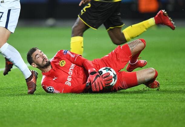 21 11 2017 Soccer Champions League Season 2017 2018 Preliminary Round 5 Matchday Borussia Dortmund Tottenham Hotspur 1 2 Goalkeeper Roman Buerki Roman Bürki Borussia Dortmund Team2