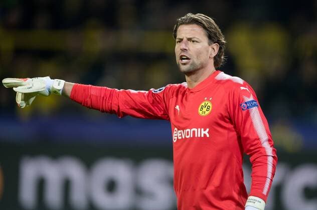 21 November 2017 Dortmund Signal Iduna Park Soccer UEFA Champions League Borussia Dortmund Tottenham Hotspur Dortmund goalkeeper Roman Weidenfeller
