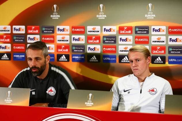 SOCCER - EL, RBS vs Vitoria, preview SALZBURG,AUSTRIA,22.NOV.17 - SOCCER - UEFA Europa League, Red Bull Salzburg vs Vitoria Guimaraes SC, preview, press conference PK Pressekonferenz of RBS. Image shows head coach Marco Rose and Xaver Schlager (RBS). GEPAxpictures xFelixxRoittner
