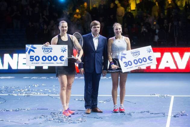 TALLINN, EESTI 21NOV17. Eesti Meedia tennis cup. Tennis match of the two of the best female tennis players in Estonia: KAIA KANEPI (in black shirt) and ANETT KONTAVEIT (in white shirt). The winner is Kaia Kanepi. TALLINN Harjumaa Estonia Saku Suurhall  Copyright: xTAIROxLUTTERx