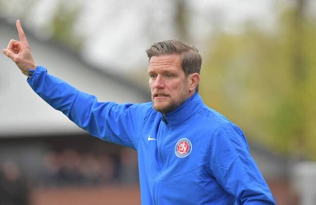 28 10 2017 Football Regional League West Season 2017 2018 15 Round of the Game Jahnstadion Rheda Wiedenbrück SC Wiedenbrück Wuppertal SV 2 0 Stefan Vollmerhausen Coach Wuppertaler SV action single shot cross facial expressions gesture coach Coach