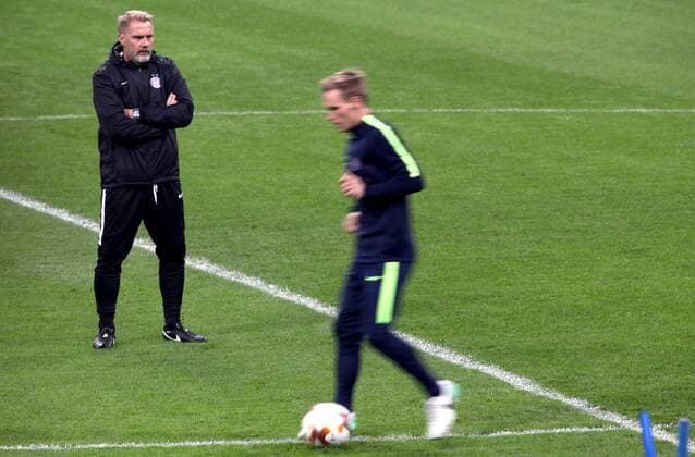 SOCCER - EL, Milan vs A.Wien, preview MILAN,ITALY,22.NOV.17 - SOCCER - UEFA Europa League, AC Milan vs FK Austria Wien, preview, training of A.Wien. Image shows head coach Thorsten Fink (A.Wien). GEPAxpictures xAndreasxPranter