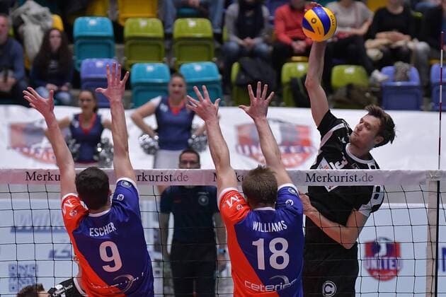 22 11 2017 xtkx Volleyball Men United Volleys Frankfurt Berlin Recycling Volleys emspor v l George Escher United Volleys Lincoln Williams United Volleys Robert Kromm Berlin Frankfurt