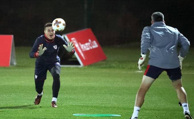 Athletic Bilbao s goalkeeper Kepa Arrizabalaga and his teammates participate in a training session before tomorrow s UEFA Europa League match against Hertha Berlin at the San Mames stadium in Lezama, Basque Country, Spain, 22 November 2017. Athletic Bilbao s training session !ACHTUNG: NUR REDAKTIONELLE NUTZUNG!  Copyright: xLUISxTEJIDOx LEZ002 20171122-636469791791887142