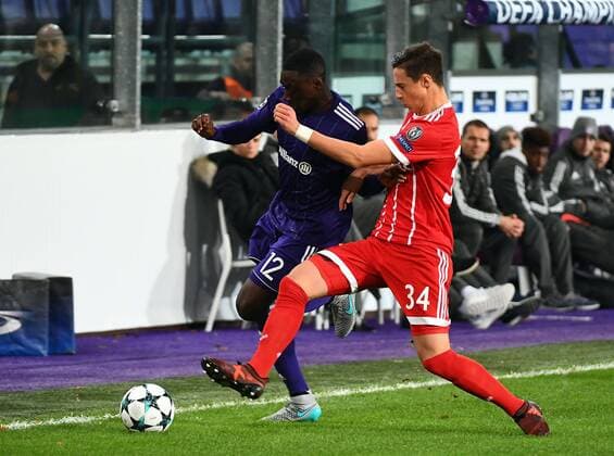 22 11 2017 xjhx Football Champions League RSC Anderlecht FC Bayern Muenchen emspor v 1 Dennis Appiah RSC Anderlecht Marco Friedl Bayern Muenchen Anderlecht