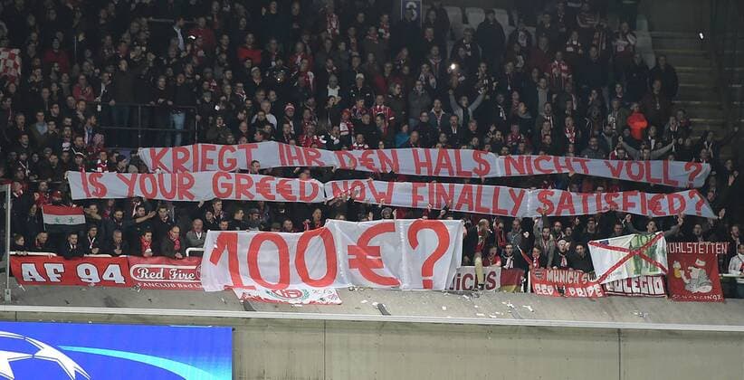 Football Champions League Group Stage 5 Gameday RSC Anderlecht FC Bayern Munich on 22.11.2017 at the Constant Vanden Stock Stadium in Anderlecht. Transparent in the fan block of FC Bayern Munich with the inscription Do not get your neck full xRx