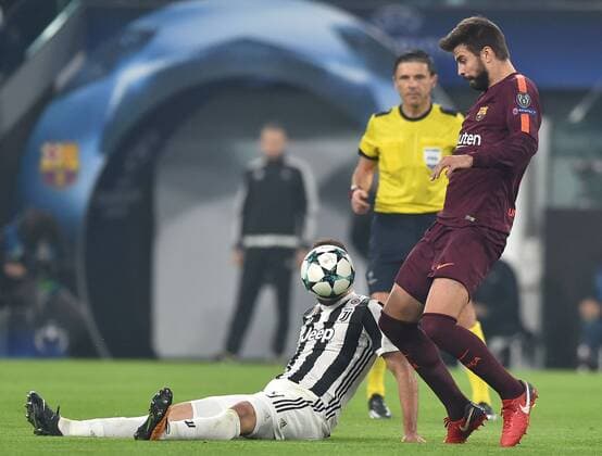 Gerard Pique Barcelona, Gonzalo Higuain Juventus Torino 22-11-2017 Allianz Stadium Champions League 2017 2018 Group D Juventus - Barcelona Foto Andrea Staccioli Insidefoto andreaxstaccioli