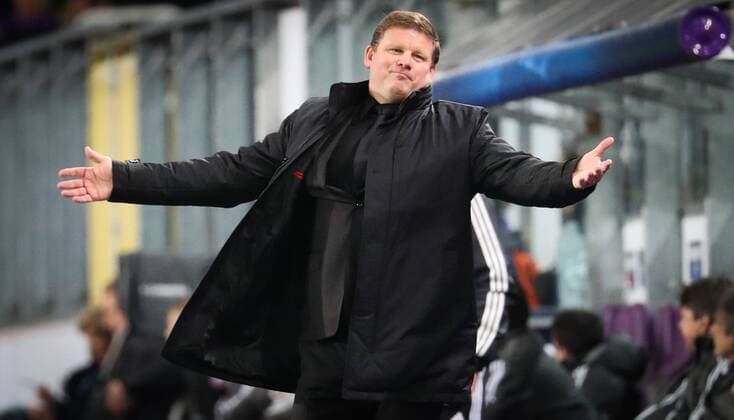 Anderlecht s head coach Hein Vanhaezebrouck gestures during a soccer match between Belgian club RSC Anderlecht and German team FC Bayern Munchen, Wednesday 22 November 2017 in Brussels, game five out of six in the group stage (Group B) of the UEFA Champions League competition. VIRGINIExLEFOUR  x05206679x