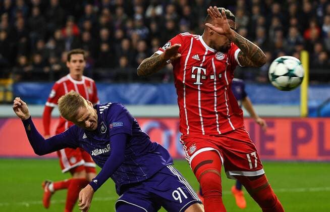 22 11 2017 xjhx Football Champions League RSC Anderlecht FC Bayern Muenchen emspor v Lukasz Teodorczyk RSC Anderlecht Jerome Boateng FC Bayern Muenchen Anderlecht