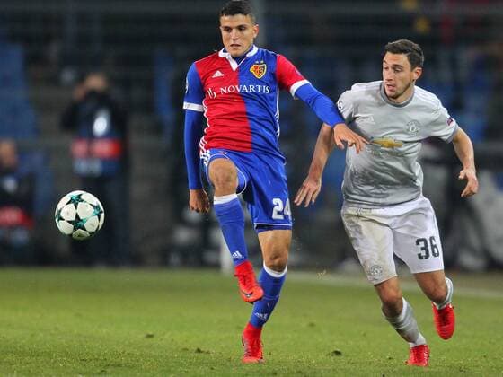FC Basel v Manchester United ManU UEFA Champions League Mohamed Elyounoussi of FC Basel and Matteo Darmian of Manchester United during the UEFA Champions League match at St. Jakob-Park, Basel Content Not Available For UK Newspapers Copyright: xYannisxHalasx FIL-10987-0016