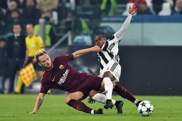 Bilder des Tages - SPORT Ivan Rakitic Barcelona , Douglas Costa Juventus Torino 22-11-2017 Allianz Stadium Champions League 2017 2018 Group D Juventus - Barcelona Foto Andrea Staccioli Insidefoto andreaxstaccioli