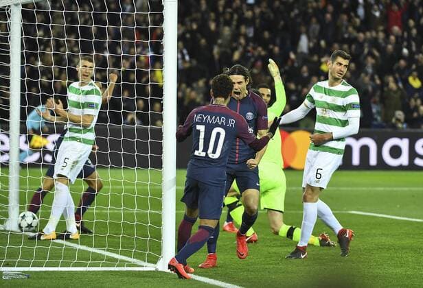 Passe de Neymar but de Cavani FOOTBALL : Paris SG vs Celtic Glasgow - Ligue des Champions 2018 - 22 11 2017 MAO Panoramic 