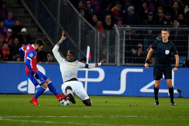 22nd November 2017, St Jakob-Park, Basel, Switzerland; UEFA Champions League, FC Basel versus Manchester United ManU Renato Steffen of FC Basel challenges Paul Pogba of Manchester United for the ball  ActionPlus11954749