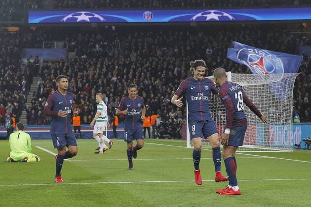 Kylian Mbappe (PSG) inscrit un but, joie avec Edinson Roberto Paulo Cavani Gomez (psg) (El Matador) (El Botija) (Florestan), Marcos Aoas Correa dit Marquinhos (PSG), Thiago Silva (PSG), Craig Gordon (Celtic FC) au sol FOOTBALL : PARIS SAINT GERMAIN v CELTIC - UEFA CHAMPIONS LEAGUE - 22 11 2017 StephaneAllaman Panoramic 