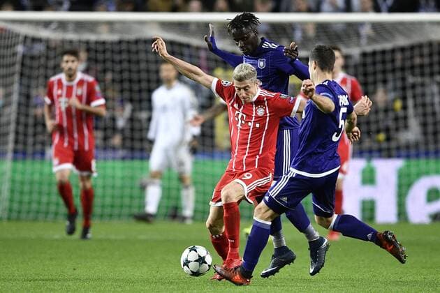 Bayern s Robert Lewandowski, Anderlecht s Kara Mbodji and Anderlecht s Uros Spajic fight for the ball during a soccer match between Belgian club RSC Anderlecht and German team FC Bayern Munchen, Wednesday 22 November 2017 in Brussels, game five out of six in the group stage (Group B) of the UEFA Champions League competition. YORICKxJANSENS  x05206711x