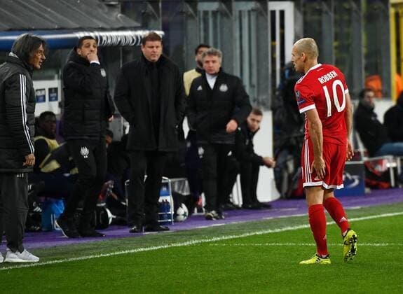 22 11 2017 xjhx Football Champions League RSC Anderlecht Bayern Muenchen emspor v l Arjen Robben Bayern Munich injured injury Anderlecht