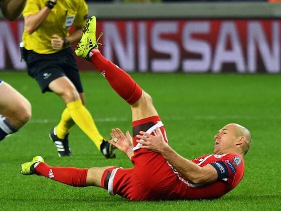 22 11 2017 xjhx Football Champions League RSC Anderlecht Bayern Muenchen emspor v l Arjen Robben Bayern Munich injured injury Anderlecht