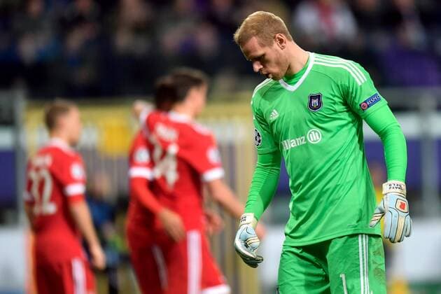BRUSSELS, BELGIUM - NOVEMBER 22 : Matz Sels goalkeeper of RSC Anderlecht shows dejection FOOTBALL : Anderlecht vs Bayern Munich - Ligue des Champions - 22 11 2017 PhotoNews Panoramic  775030972