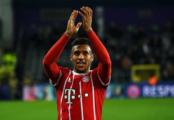 22 11 2017 xjhx Football Champions League RSC Anderlecht FC Bayern Muenchen emspor v l Corentin Tolisso Bayern Muenchen cheering rejoicings after the game thanks Thanks to the fans Anderlecht