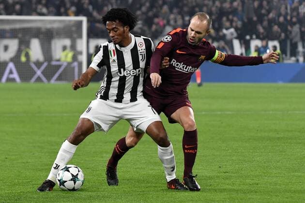 Juan Cuadrado Juventus, Andres Iniesta Barcelona Torino 22-11-2017 Allianz Stadium Champions League 2017 2018 Group D Juventus - Barcelona Foto Andrea Staccioli Insidefoto andreaxstaccioli