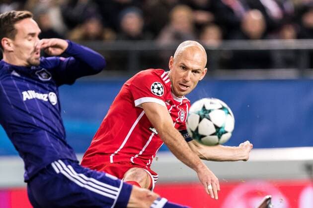 (L-R) Sven Kums of RSC Anderlecht, Arjen Robben of FC Bayersn Munich during the UEFA Champions League group B match between RSC Anderlecht and Bayern Muenchen on November 22, 2017 at Constant Vanden Stock Stadium in Brussels, Belgium. UEFA Champions League 2017 2018 xVIxVIxImagesx xGerritxvanxKeulenxIVx 9370592