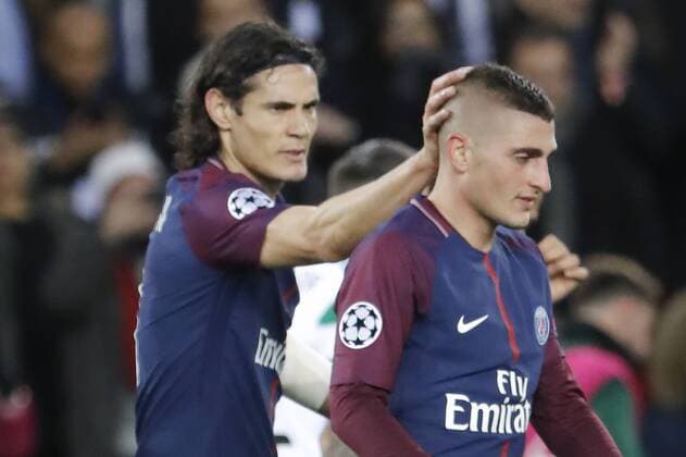 Marco Verratti (psg) inscrit un but, felicite par Edinson Roberto Paulo Cavani Gomez (psg) (El Matador) (El Botija) (Florestan) en lui touchant le crane FOOTBALL : PARIS SAINT GERMAIN v CELTIC - UEFA CHAMPIONS LEAGUE - 22 11 2017 StephaneAllaman Panoramic 