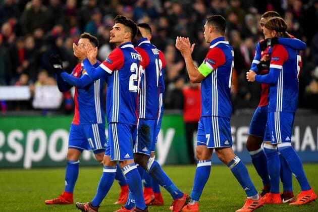 22nd November 2017, St Jakob-Park, Basel, Switzerland; UEFA Champions League, FC Basel versus Manchester United ManU the FC Basel players salute the crowd after their win over Manchester United  ActionPlus11954804