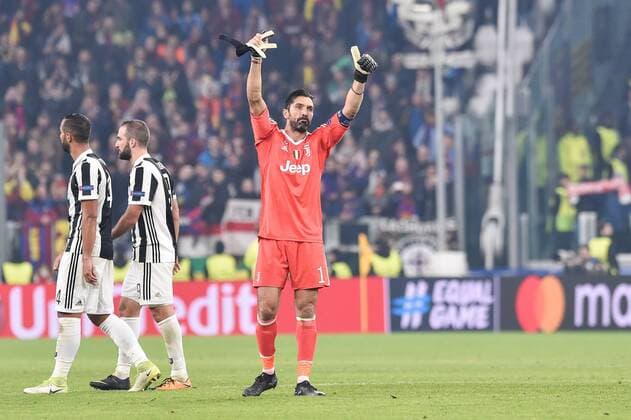 Gianluigi Buffon of Juventus waves his supporters at the end of the UEFA Champions League match between Juventus and Barcelona at the Juventus Stadium, Turin, Italy on 22 November 2017. Copyright: xGiuseppexMaffiax 17830050