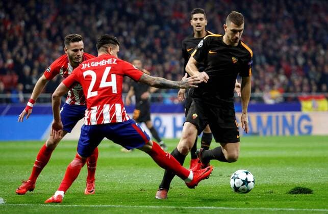 Roma s Bosnian striker Edin Dzeko vies for the ball with Atletico de Madrid s Uruguayan defender Jose Maria Gimenez during the UEFA Champions League second leg groups phase match between Atletico de Madrid and Roma at the Wanda Metropolitano Stadium in Madrid, Spain, 22 November 2017. Atletico de Madrid vs. Roma !ACHTUNG: NUR REDAKTIONELLE NUTZUNG!  Copyright: xJuanJoxMartinx MAD044 20171122-636469900686286677